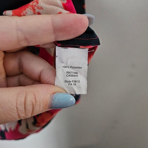 J.Crew Blouse Long Sleeve Floral Pink Purple Black Buttons Business Casual - Picture 8 of 9